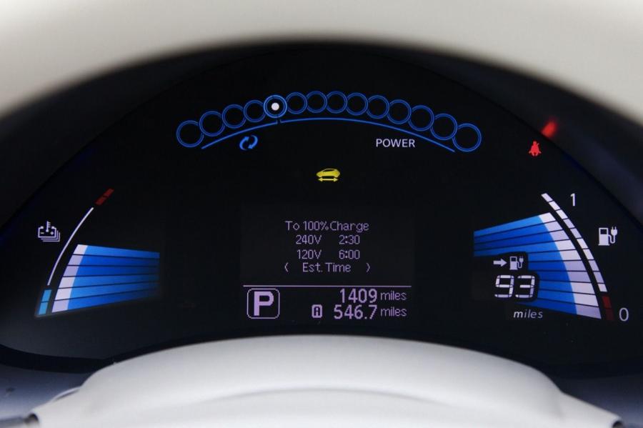  Nissan Leaf 2012 года  (фото 14 из 45)
